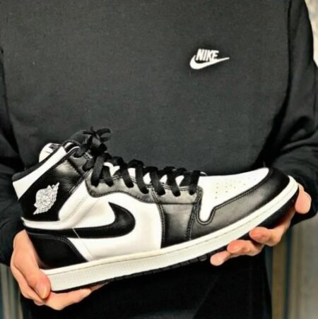 Air Jordan Retro 1 OG High Black White