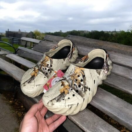 Crocs Realtree Edge Echo Bone Clogs White