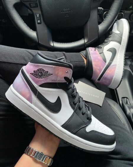 Jordan 1 Mid Zen Mater with extra laces inside