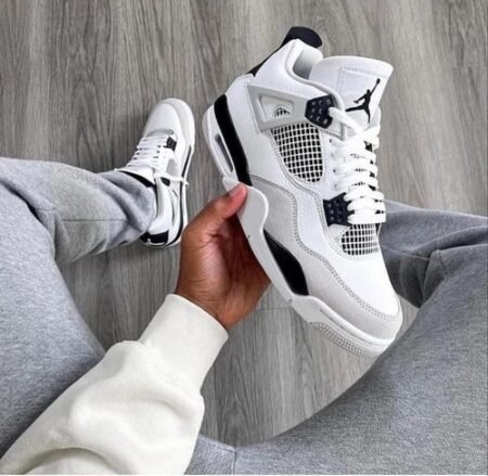 Jordan Retro 4 Military Black