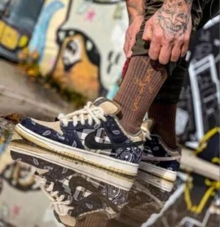 Nike SB Dunk Low X Travis Scott